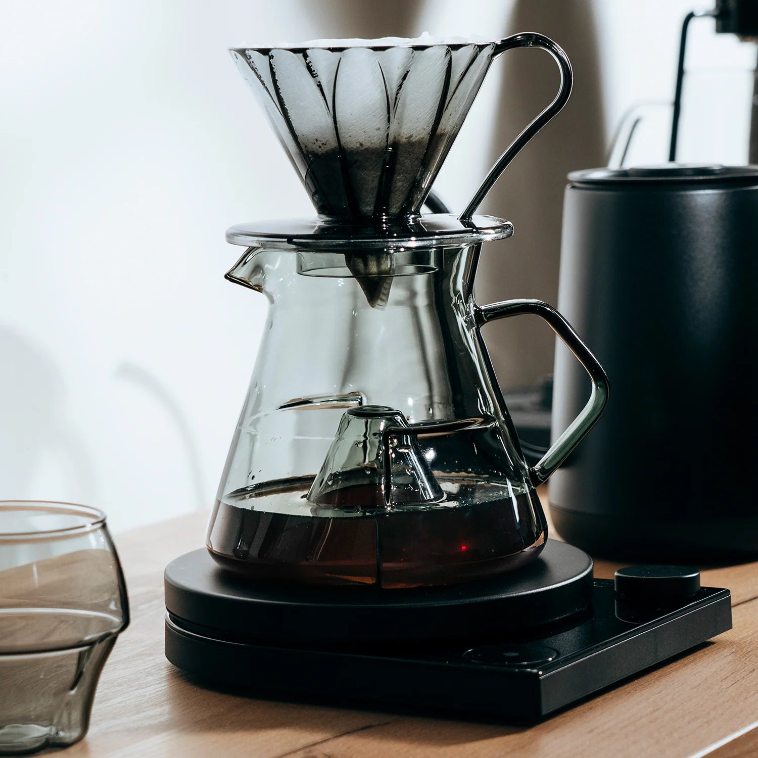 AVENSI WAVE Cyclone Carafe - Standard Black